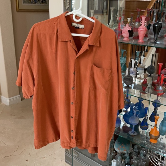 SOLD!!!!!! Lot of 4 Tommy Bahama XXL silk shirts - Picture 4 of 8